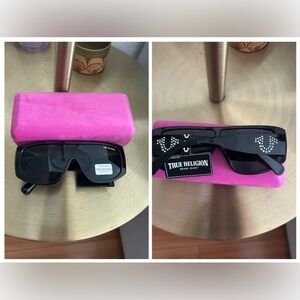 True Religion Black Crystal Horseshoe Oversized Sunglasses And Velvet Case